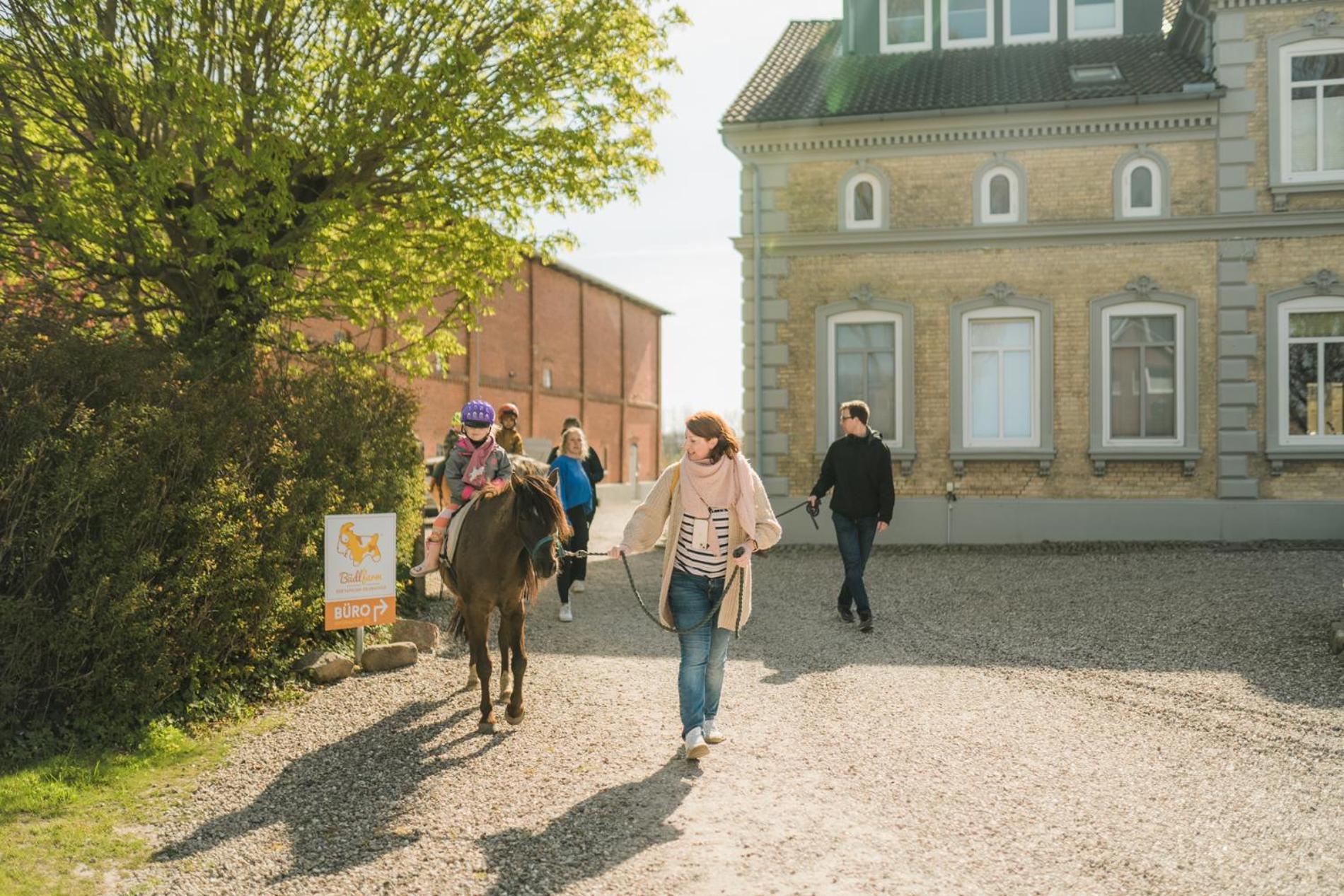 Buedlfarm - Der Familien-Erlebnishof In Strandnaehe Fehmarn Exterior photo